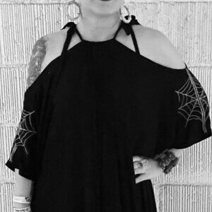 The Oblong Box Shop Cobweb Cult Cavita Caftan – Black